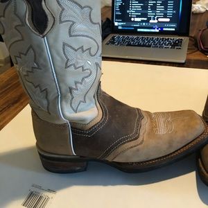Men’s cowboy boots size 9.5